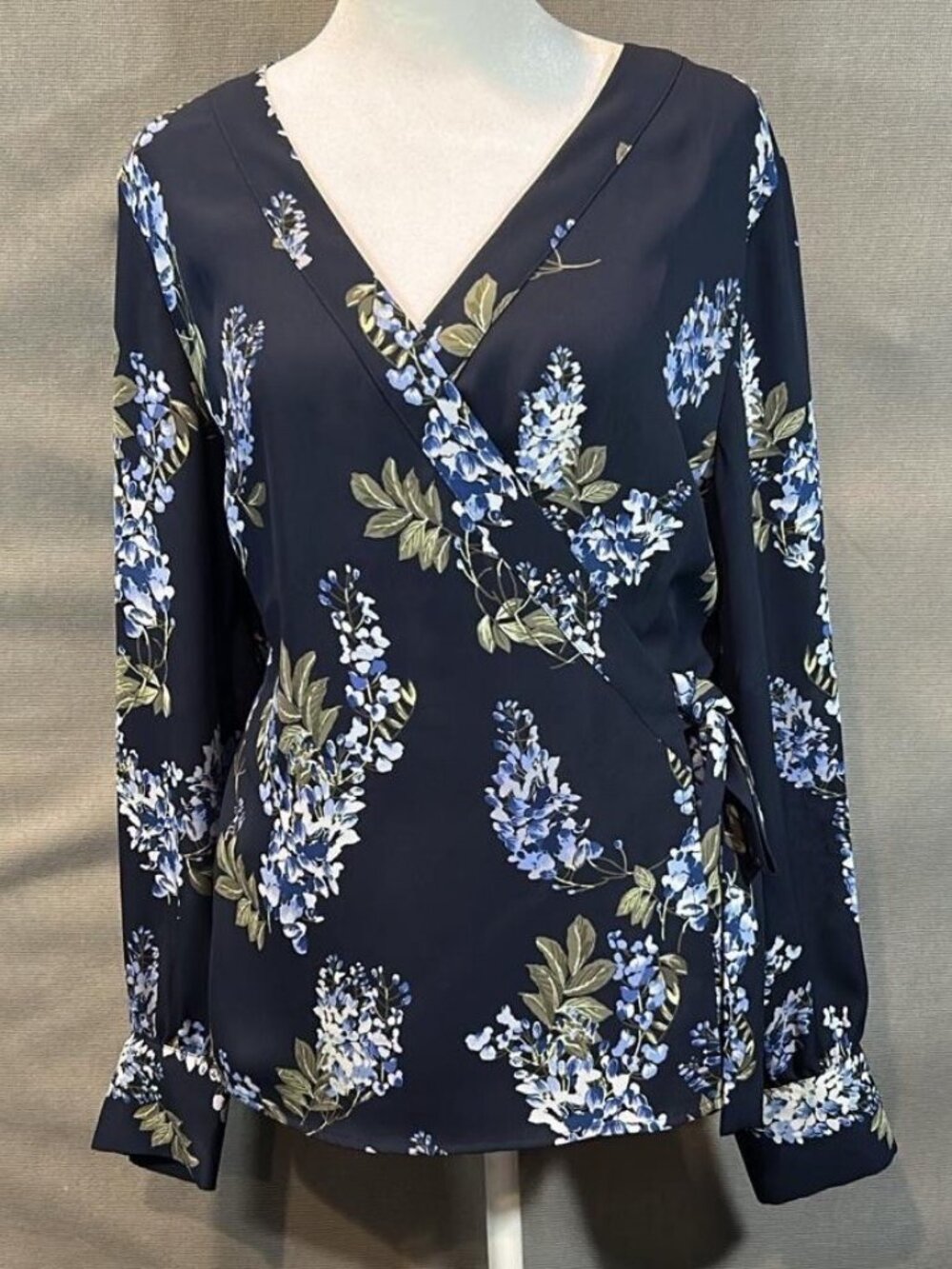 Vince Camuto Woman’s Blouse Navy Sz L NWOT